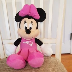 Minnie mouse in a Patriots dress